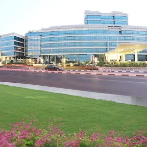 Otel Millennium Airport